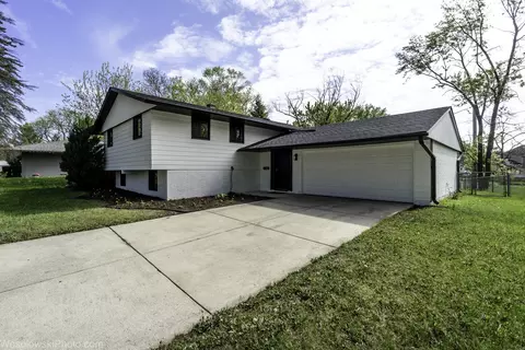 15 Greenwood Ct, Buffalo Grove, IL 60089