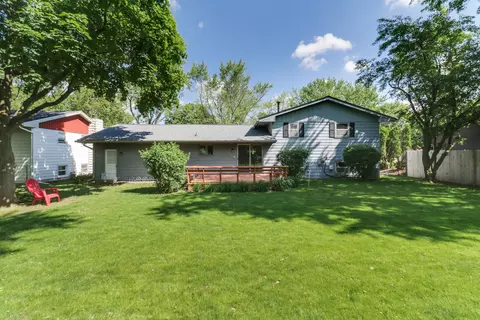 311 Hillside Ln, Bloomington, IL 61701 photo 2
