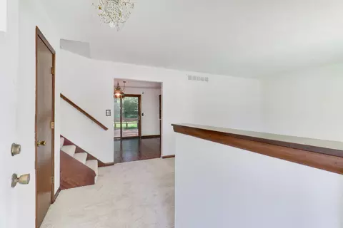 311 Hillside Ln, Bloomington, IL 61701 photo 3