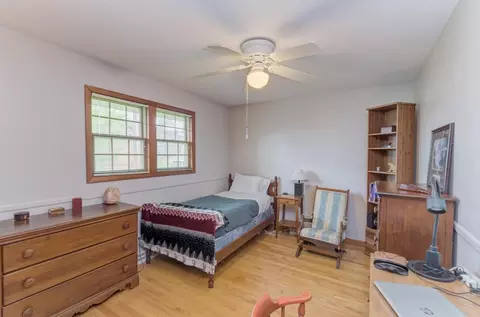 Bedroom - 1408 Evergreen St, Wheaton, IL 60187 photo 1 of 5