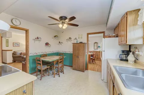 Kitchen - 1408 Evergreen St, Wheaton, IL 60187 photo 2 of 3