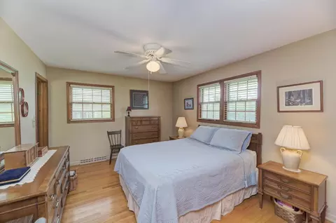 Bedroom - 1408 Evergreen St, Wheaton, IL 60187 photo 3 of 5