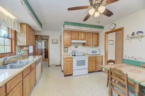 Kitchen - 1408 Evergreen St, Wheaton, IL 60187 photo 1 of 3