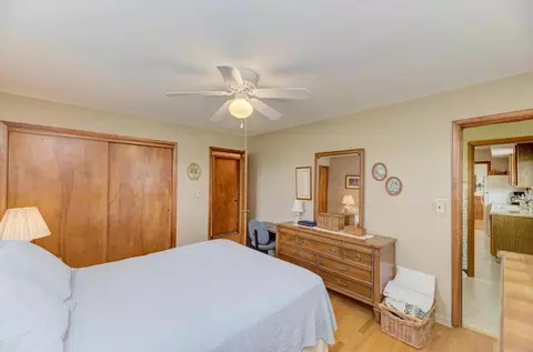 Bedroom - 1408 Evergreen St, Wheaton, IL 60187 photo 4 of 5
