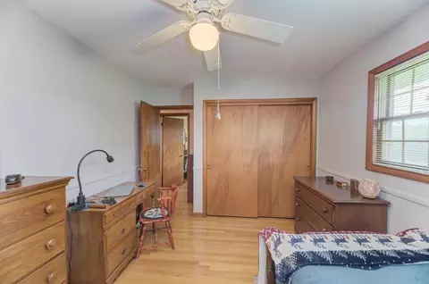 Bedroom - 1408 Evergreen St, Wheaton, IL 60187 photo 2 of 5