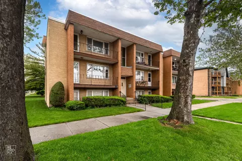 6758 W 64th Pl #13, Chicago, IL 60638