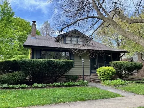 325 E Liberty St, Barrington, IL 60010