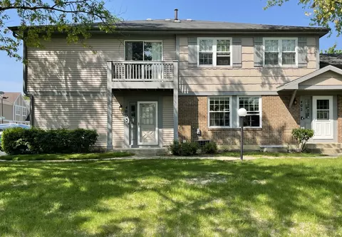 400 Tanglewood Ct #18D, Vernon Hills, IL 60061