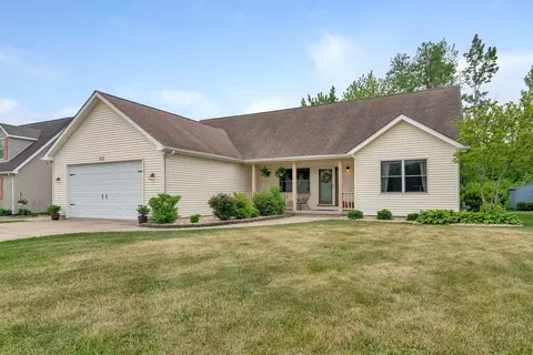 Exterior - 817 W 3rd St, Braidwood, IL 60408 photo 2 of 9
