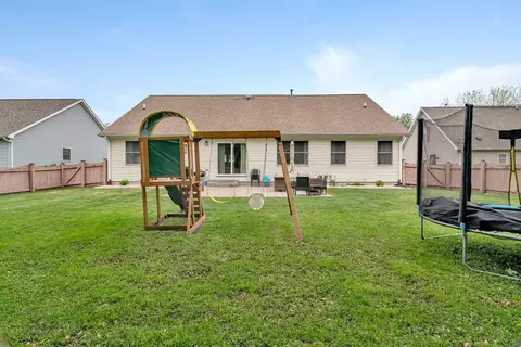 Exterior - 817 W 3rd St, Braidwood, IL 60408 photo 5 of 9