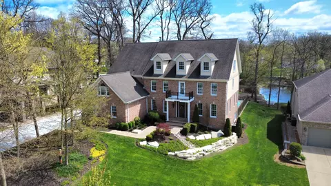 242 Hampshire Ct, New Lenox, IL 60451