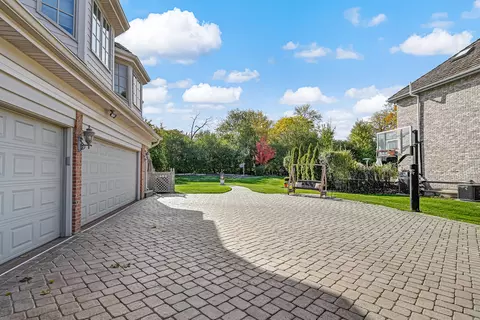 2 Hampton Ct, Burr Ridge, IL 60527 photo 3