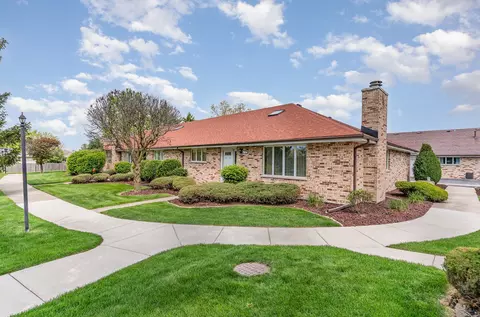 7547 W Willowood Ct, Orland Park, IL 60462