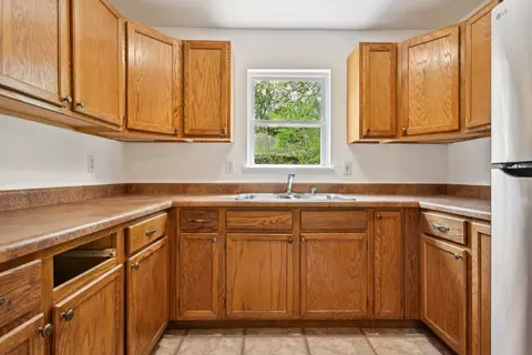 Kitchen - 28549 W High Rd, Ingleside, IL 60041 photo 4 of 4