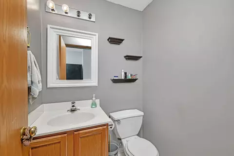 Bath - 1604 Heritage Pointe Ct, Plainfield, IL 60586 photo 3 of 3