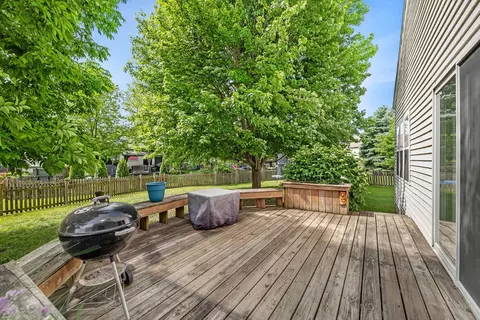 Exterior - 1604 Heritage Pointe Ct, Plainfield, IL 60586 photo 3 of 7