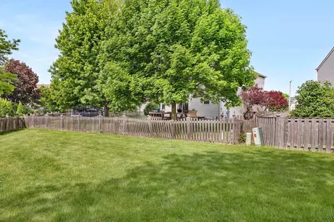 Exterior - 1604 Heritage Pointe Ct, Plainfield, IL 60586 photo 5 of 7