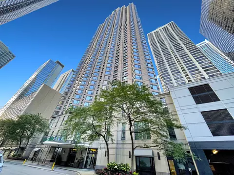 401 E Ontario St #3103, Chicago, IL 60611