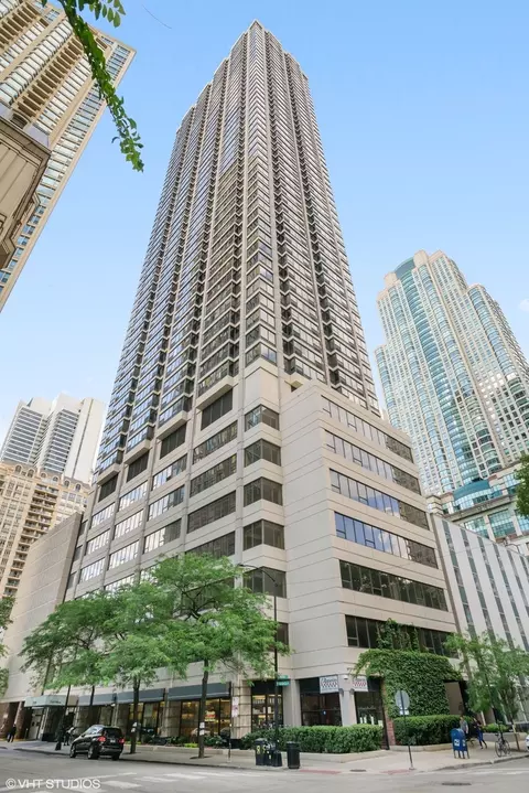 30 E Huron St #2708, Chicago, IL 60611