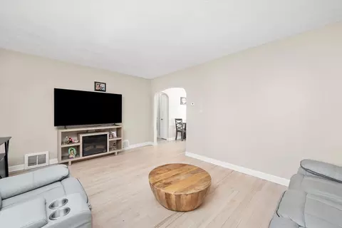 17819 Walter St, Lansing, IL 60438 photo 5