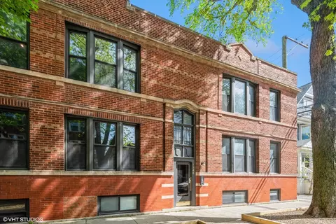 1946 W Bradley Pl #1E, Chicago, IL 60613
