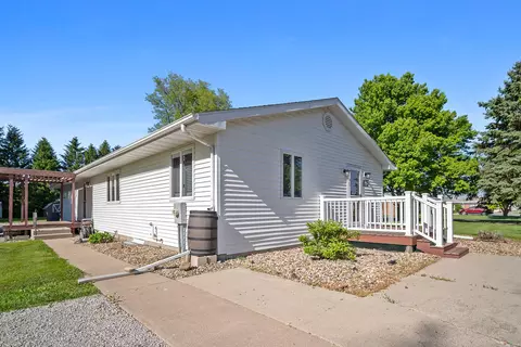 475 E Clay St, El Paso, IL 61738
