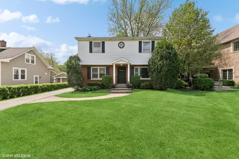 372 S Fairview Ave, Elmhurst, IL 60126