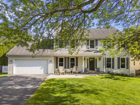 1020 Stanton Dr, Naperville, IL 60540