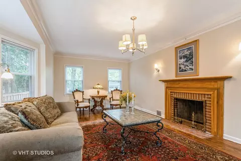 Living - 496 Longcommon Rd, Riverside, IL 60546 photo 2 of 3