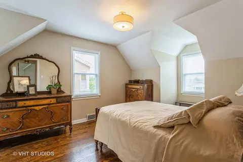 Bedroom - 496 Longcommon Rd, Riverside, IL 60546 photo 1 of 2