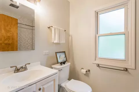 Bath - 496 Longcommon Rd, Riverside, IL 60546 photo 2 of 2
