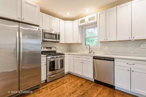 Kitchen - 496 Longcommon Rd, Riverside, IL 60546 photo 1 of 3