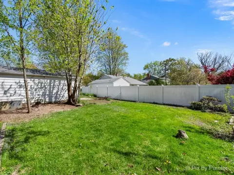 488 N 1st St, Gurnee, IL 60031 photo 9