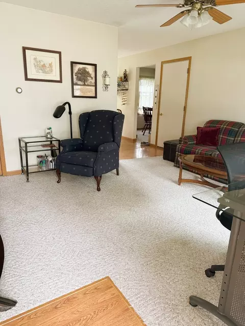 1004 N Hill Dr, Dixon, IL 61021 photo 4