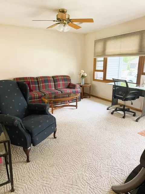 1004 N Hill Dr, Dixon, IL 61021 photo 3