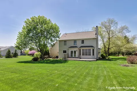 10916 E Riviera Dr, Spring Grove, IL 60081 photo 3