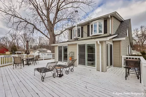41551 N Lotus Ave, Antioch, IL 60002