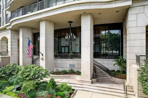 1040 N Lake Shore Dr #30B, Chicago, IL 60611