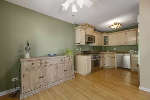 Kitchen - 920 Willow St, Itasca, IL 60143 photo 3 of 3