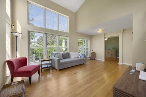 Living - 920 Willow St, Itasca, IL 60143 photo 1 of 3