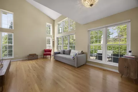 Living - 920 Willow St, Itasca, IL 60143 photo 3 of 3