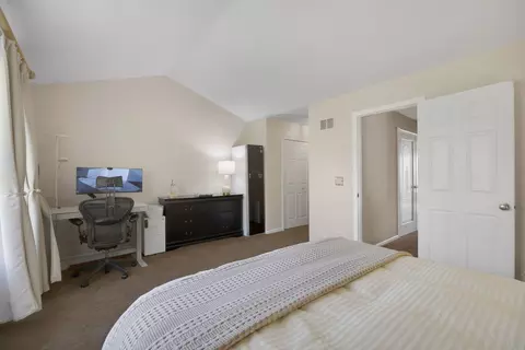Bedroom - 920 Willow St, Itasca, IL 60143 photo 2 of 2