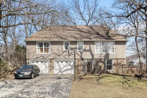 44 Crestwood Dr, Joliet, IL 60432