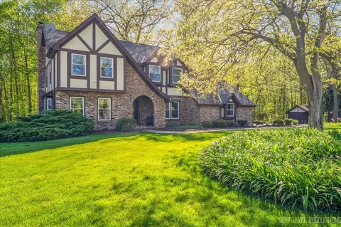 36 W785 Stonebridge Ln, Saint Charles, IL 60175