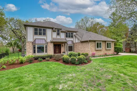 505 Steeplechase Rd, Saint Charles, IL 60174