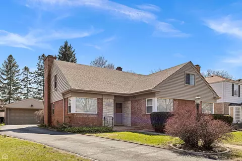 5235 Cleveland St, Skokie, IL 60077
