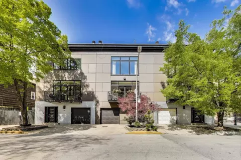 3152 N Clifton Ave, Chicago, IL 60657