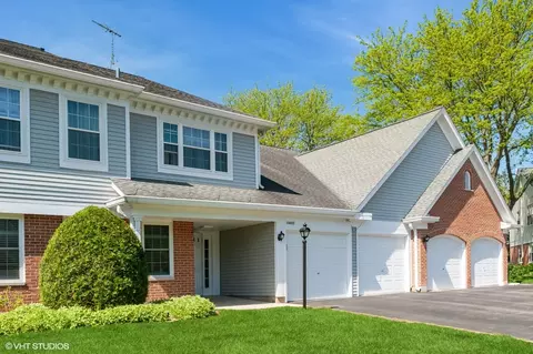 1402 Apricot Ct #A, Mount Prospect, IL 60056