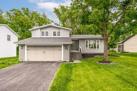 936 N Ashbury Ave, Bolingbrook, IL 60440
