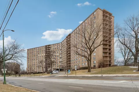 6833 N Kedzie Ave #306, Chicago, IL 60645